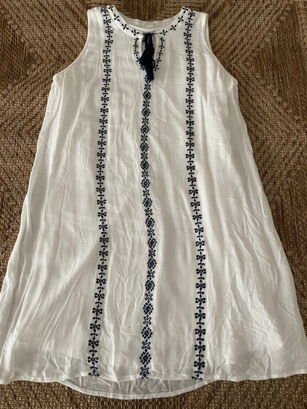 St. John's Bay White Gauze Sleeveless Dress with Blue Embroidery SZ M
